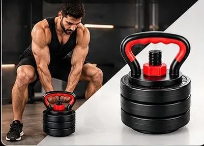 Alça encaixada sobre anilhas empilhadas formando um kettlebell